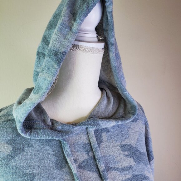 Hippie Rose Juniors Grey Camo Cozy Hoodie XS - Picture 2 of 10